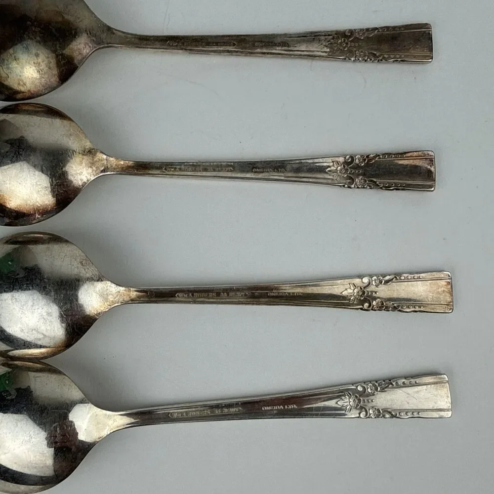 Oneida Wm Rogers Artistic Round Soup Spoons Set of 4